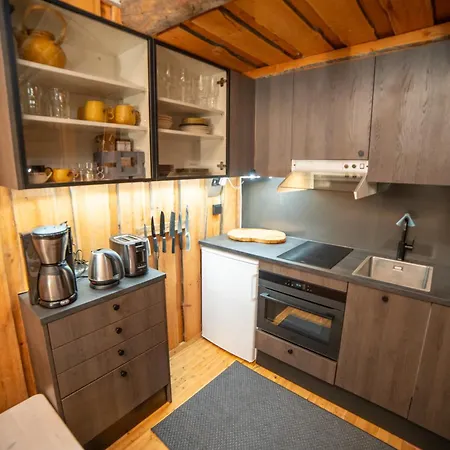 Jussan Luppo - Original Log Cabin, Sauna, 100m * Pyhätunturi