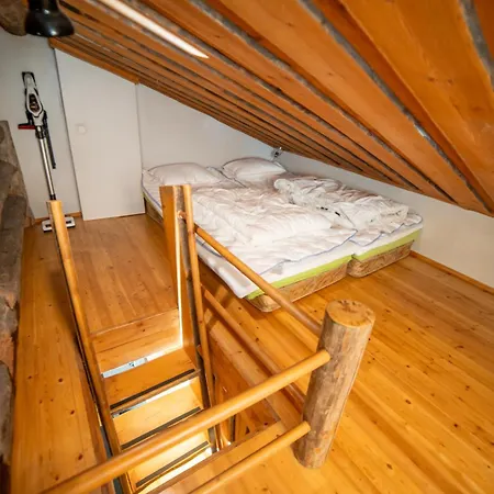 Jussan Luppo - Original Log Cabin, Sauna, 100m * Pyhätunturi